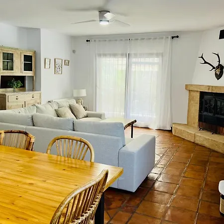 Holiday home Aljaral, Espectacular,piscina,chimenea, Climatizacion, Wifi