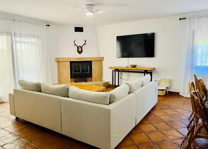 בית נופש Aljaral, Espectacular,piscina,chimenea, Climatizacion, Wifi *